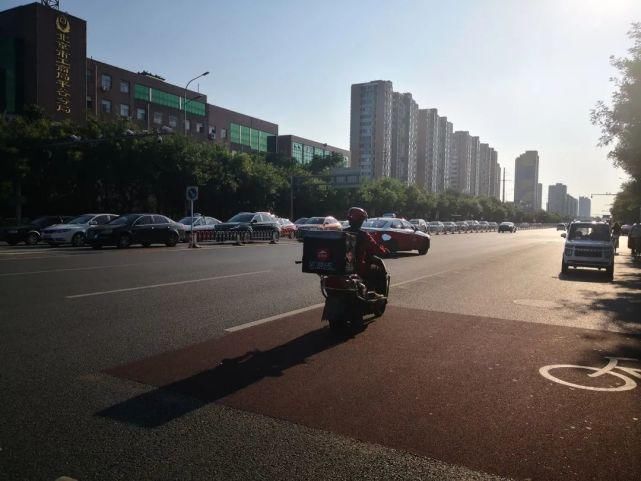 路口|曝光！平谷区医院路口行人闯红灯，你认识吗？