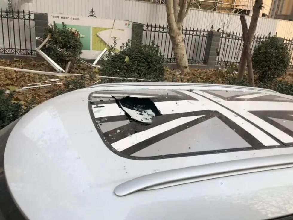  小区|突发！一小区燃气爆炸，年轻女子从21楼坠落身亡！