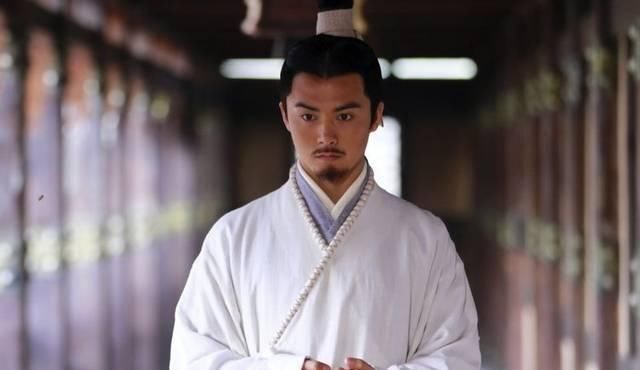 皇帝|东汉武将窦宪,大败匈奴立下伟业,为何反而被皇帝责罚?