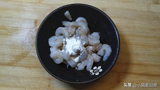  虾仁|小猫用半斤虾仁烧豆腐，味道鲜香嫩滑，营养又好吃，两碗饭不够吃