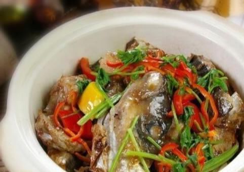  虾仁|香辣素牛肉，砂锅焗鱼头，水晶虾仁的做法这几道家常菜的做法