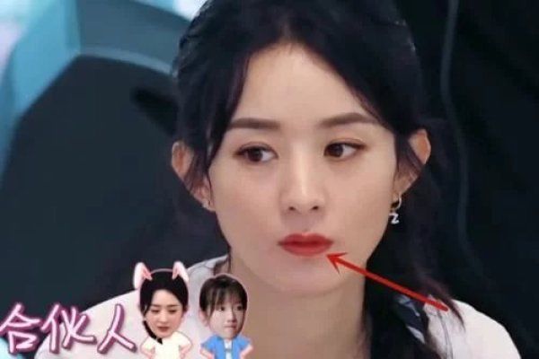  喝汤|中餐厅滤镜给赵丽颖省口红了，喝汤前是浆果色，喝完变烂番茄色