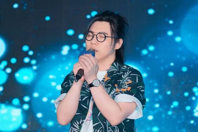  温州|歌手李琦空降温州 寄语学员筑梦之路