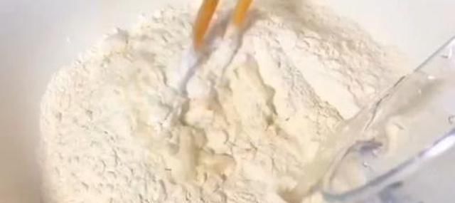  早餐|我家女儿隔三差五点名要吃这早餐, 烙一烙5分钟出锅, 解馋还顶饱