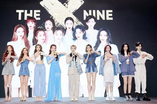 西装|THE9发布会现场直拍,刘雨昕西装虞书欣长裙,孔雪儿大波浪撑门面