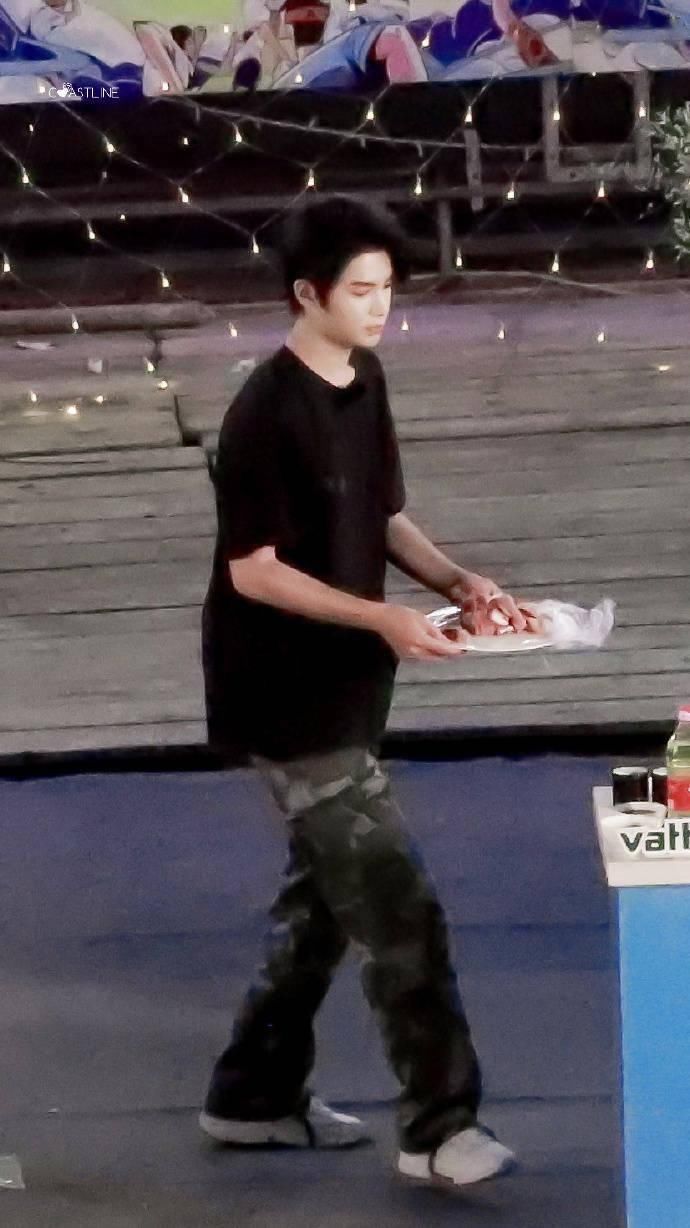  录制|Justin综艺录制饭拍新鲜出炉 大名鼎鼎贾大厨又将重出江湖