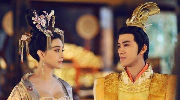 去世|他当了26年太子,中风瘫痪在床,听闻皇帝去世,当即站起来登基