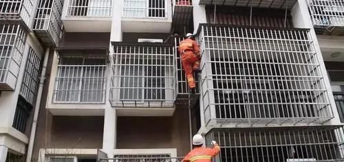  逃生|家里有小孩的别装防盗窗了，新型防盗窗能防盗还能逃生，家家必备