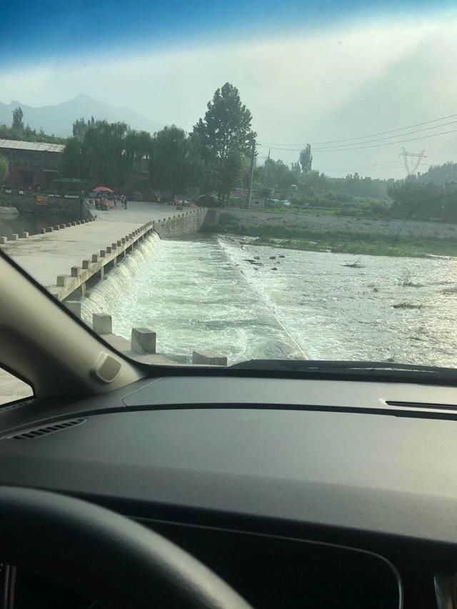  山东商报|太心痛！济南大小门牙附近一小伙溺亡