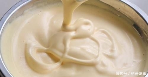  味道|极简版蒸糕，4个鸡蛋1把面粉，不用油上锅蒸，香甜软糯味道好