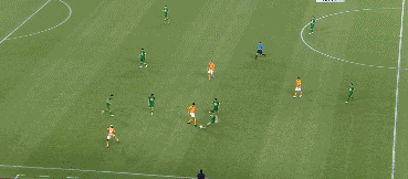  导致|31岁前国脚送礼：3分钟2次失误，导致连丢2球！纯业余脚法