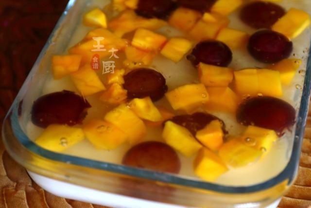  卫生|在家就能做的水果牛奶果冻，做出来比超市卖的还好吃，干净又卫生