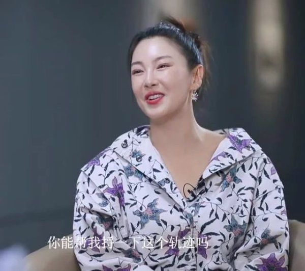  万茜|拆穿万茜、狠怼宁静，被称明星照妖镜的毒舌主持，终于遇到对手了