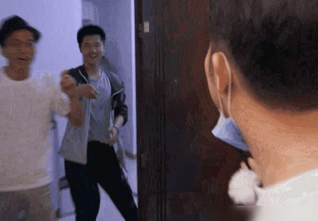  沙溢|沙溢拼命维持年轻人体面，节目组却不断拆台，太尴尬了