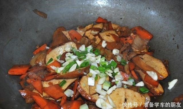 奶奶|做香干炒肉时,奶奶说加上这“1步”,咸香适口,软嫩回香