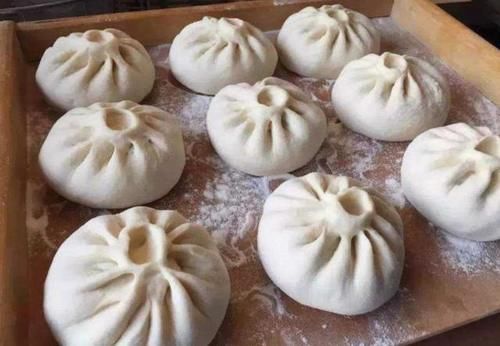 可口|蒸包子总是“死面”?别担心,学会这一招,包子松软可口不回缩