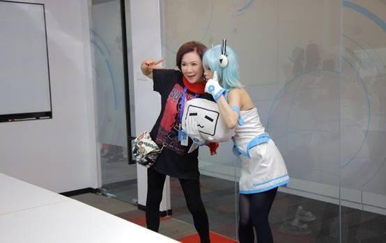  马大姐|花样实习生：蔡明化身马大姐成coser后勤，吕良伟想带33娘回家