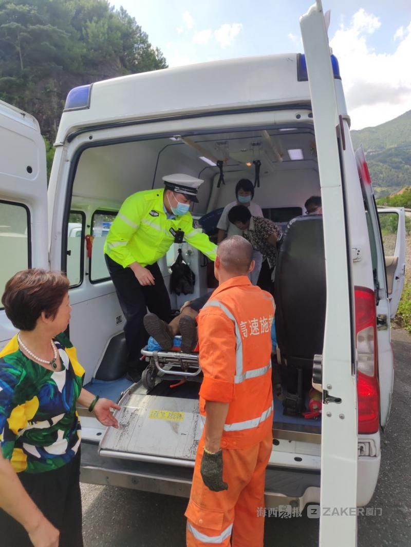  联动|重型车刹车失灵冲上紧急停车点 警医联动救护受伤司机