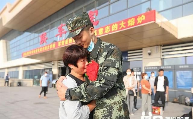  骄傲|一家人的骄傲！日照西站这一幕幕！震撼又泪目......