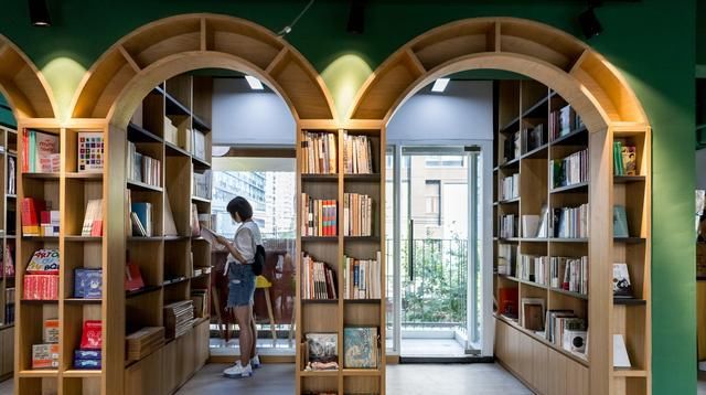  环游|上海夫妻开移动书店，一家五口开书车环游中国，58天跑9千公里