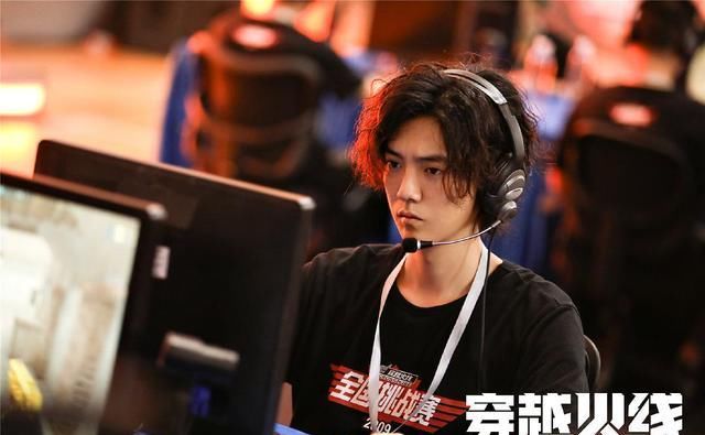  肖枫|鹿晗：“做演员我会一步步来，不着急”