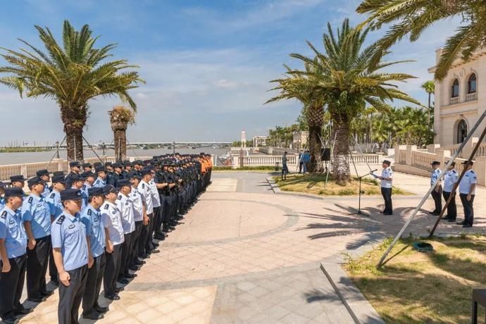  警方|广州南沙警方今日正式启动“围剿”行动，开展水域联合巡逻执法