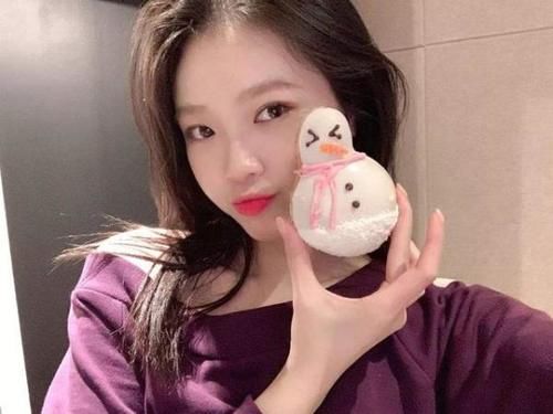  设计会掉的还|心机女故意走光博眼球，秒被节目组打脸，为走红骚操作不断