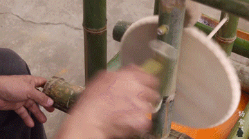  有个|山东有个大爷版李子柒！“玩木头”爆红海外！能造2600年前“鲁班凳”