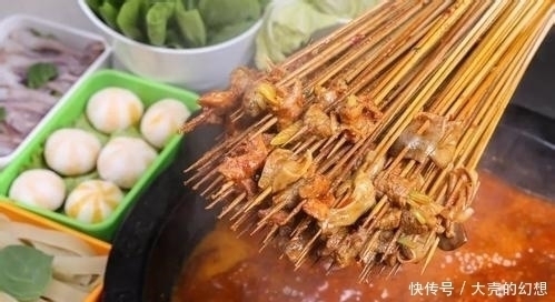 说免|女子去吃69元自助餐,一人吃掉1000根肉串,走时老板笑着说免单