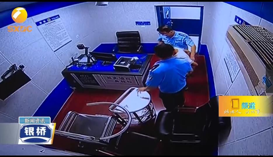 被盗|惯犯出狱再伸贼手又被同一民警抓获 男子公园睡觉手机被盗 空警一路怒追