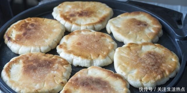 焦脆|面粉试试这样做一次,比包子油条好吃百倍,上层肉香底层焦脆