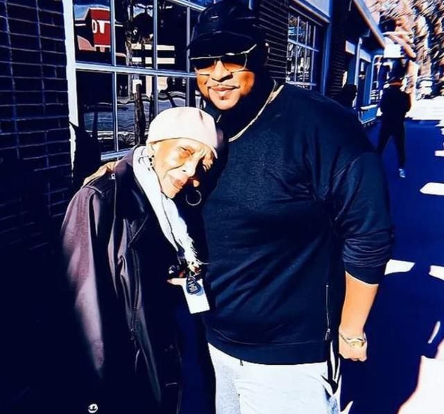  盗窃|90岁老太盗窃珠宝60年,用过32个名字,称:只是拿回白人希望我拿的