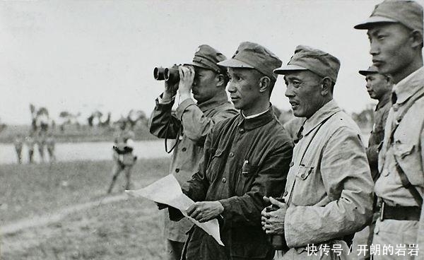 共有|三野共有4个兵团，为何只有这个兵团，司令员和政委都成为上将？