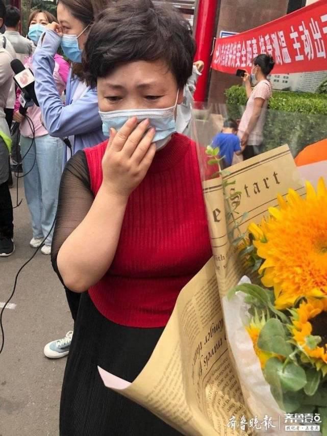  考生|壹起见证新高考｜高考结束，考生没啥感觉，家长却激动哭了