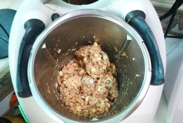  好吃|比包子饺子都容易做的烧麦，好吃好看全家抢着吃