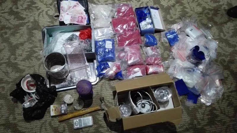  擒获|揭秘公安部“795毒案”丨内蒙警方端掉武汉制毒窝点 擒获8名毒贩