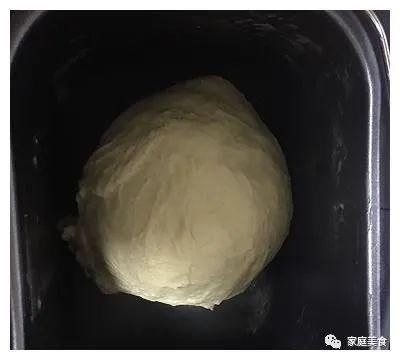 沙拉|芝士沙拉香肠蛋汉堡，自己动手做的汉堡包，吃起来特别香