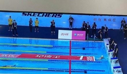 游泳|恭喜纪凌尘获得男子50米游泳冠军,不仅喜欢大海,还热爱水池子
