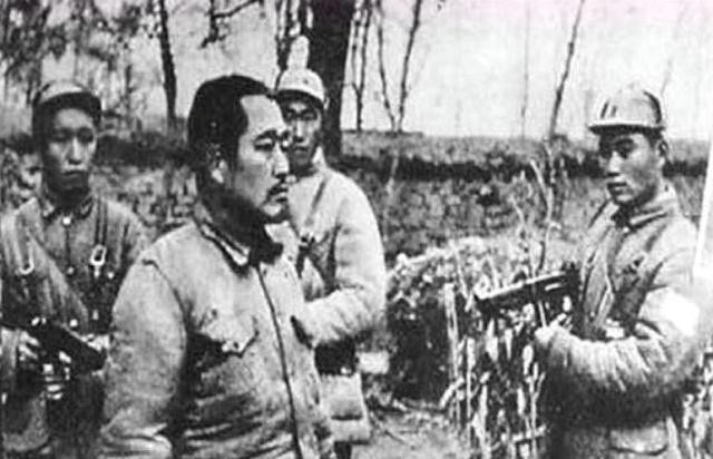 官员|解放战争期间,我军俘虏了多少国军将领?如何辨别国军官员和兵?