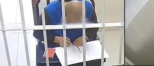 骗取|为骗取保费 修理工联手“的哥”疯狂作案 制造事故上千起！
