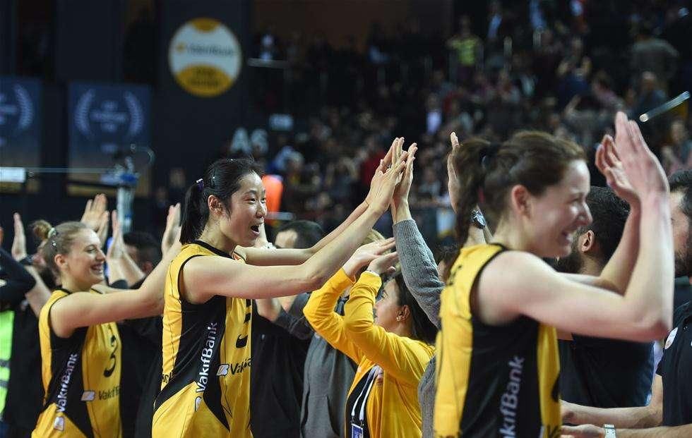  队友|孟佳孤立无援，吴昕暖心救场，金晨张含韵都低头躲避，队友也逃了