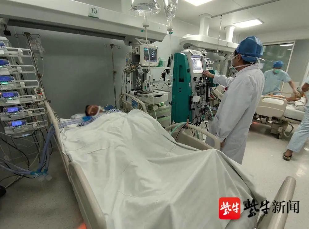  油烟机|男子在家清洗油烟机竟住进ICU，只因用了…