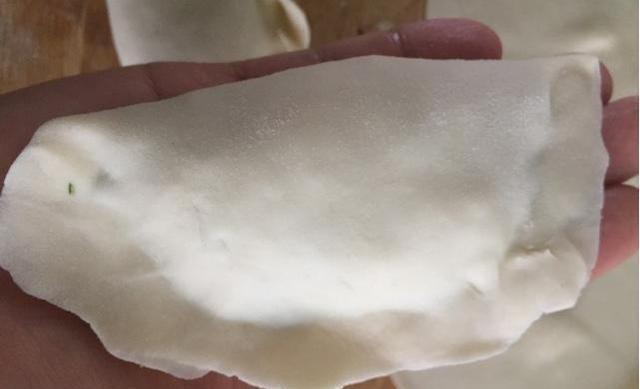  秒杀|冬天男人要多吃韭菜盒子，教你这样做皮薄馅大，绝对秒杀外面卖的