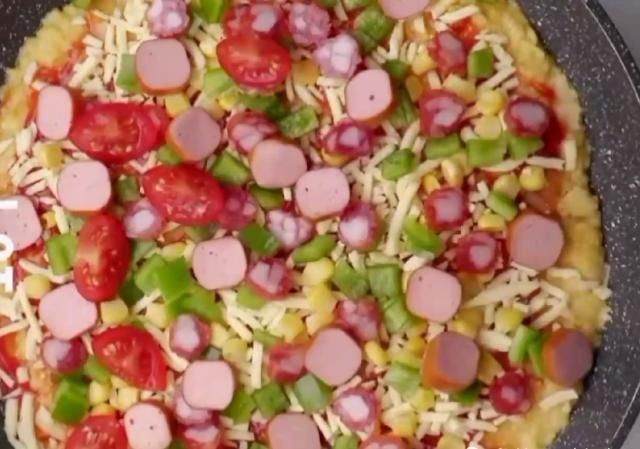 五毛钱|吃剩的馒头千万别丢掉,看我怎么把五毛钱的馒头变成在家也能做的披萨