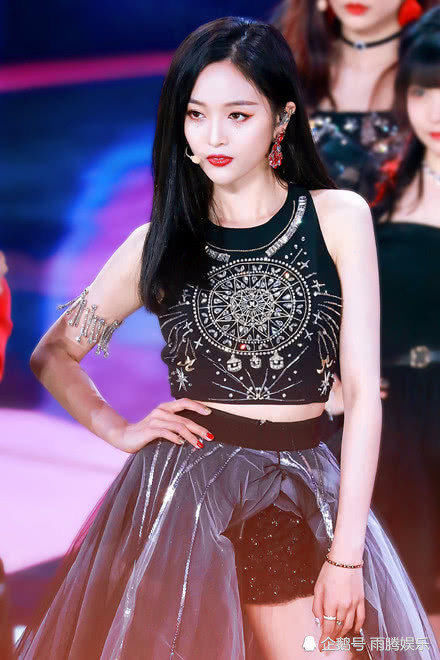  R1SE|《炙热的我们》团团合作，R1SE同台SNH48成焦点，火箭少女突破自我