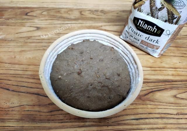  机都|黄油和厨师机都没有也能做面包，用它加凉水拌拌就可以，太省事了