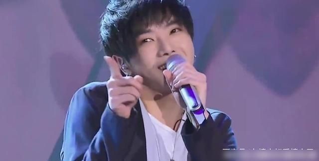  微笑|治愈系的微笑和干净清新的个性给你安利华晨宇