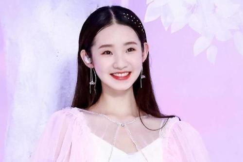  成团|刘些宁自称在韩国没什么朋友后，成团夜获gugudan全体成员祝福