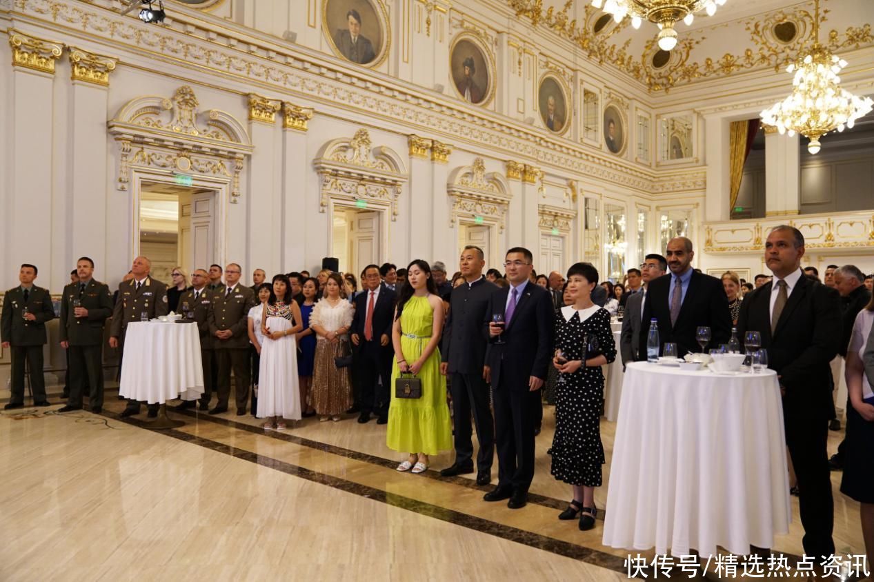 驻匈牙利使馆举行庆祝建军96周年招待会