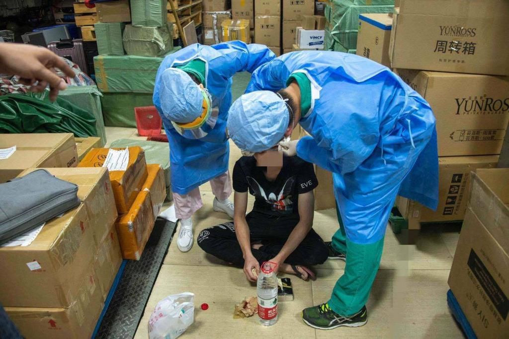  物流企业|“你来这里有什么业务？”听到这句话，眼镜男撒腿就跑